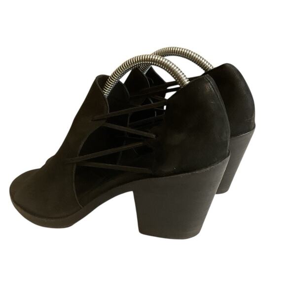 Eileen Fisher Nikki Peep Toe Open Toe Block Heel Size 8 Black Suede Stretch Side - Picture 10 of 12
